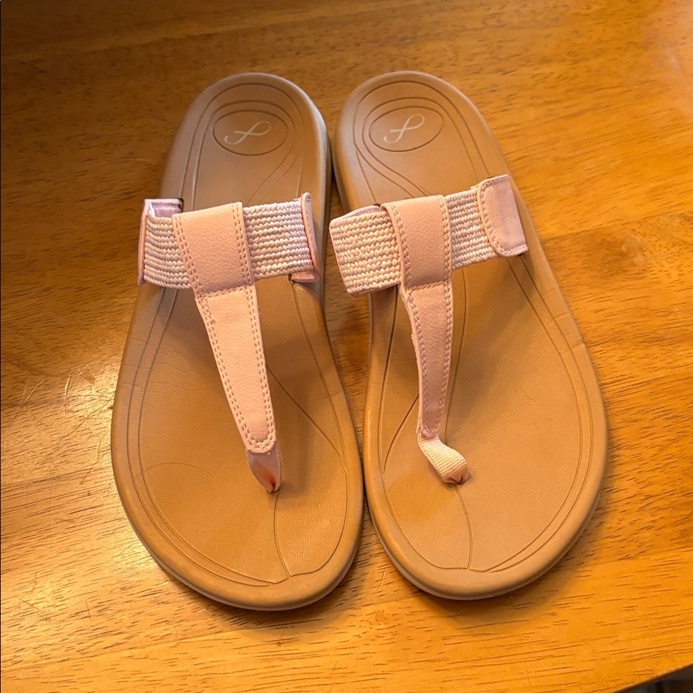 Women’s size 8 sandals